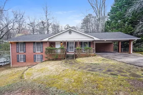 6166 Queens Rd, Douglasville, GA 30135