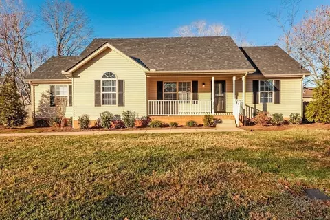 1918 Pecan Ridge Dr, Murfreesboro, TN 37128