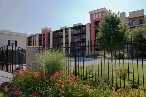 9201 Riverside Pkwy, Tulsa, OK 74137