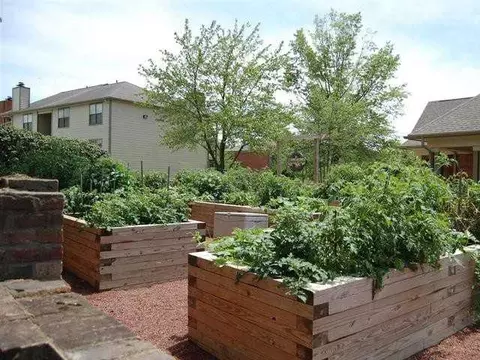 420 Redding Rd, Lexington, KY 40517