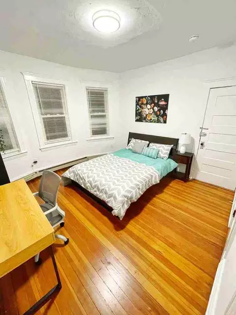 120 Columbia St #2, Cambridge, MA 02139