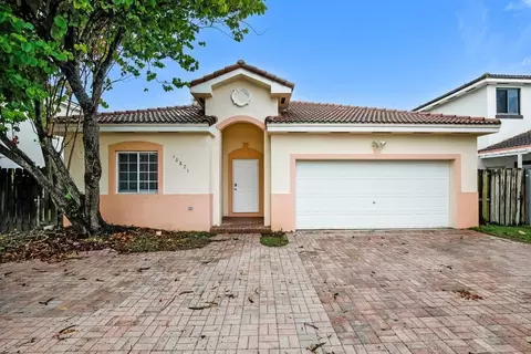 10821 SW 232nd St, Miami, FL 33170