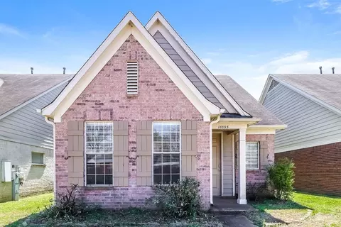 10093 Woodland Hills Dr, Cordova, TN 38018
