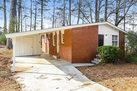 645 Melrose Dr, Forest Park, GA 30297