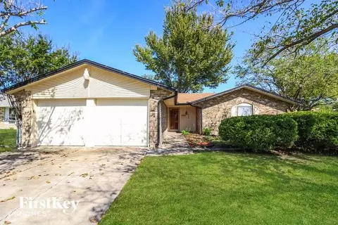 502 Oak Ridge Pl, Grand Prairie, TX 75052