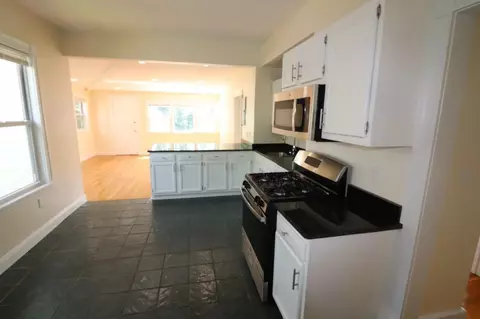 2572 Massachusetts Ave #2, Cambridge, MA 02140