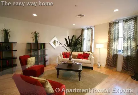 110 2nd St #PH15, Cambridge, MA 02142