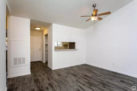 5350 N Brawley Ave, Fresno, CA 93722