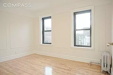 32-50 93rd St #B16, New York, NY 11369