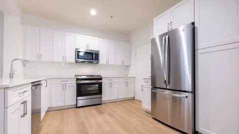 955 N Duesenberg Dr, Ontario, CA 91764 photo 6