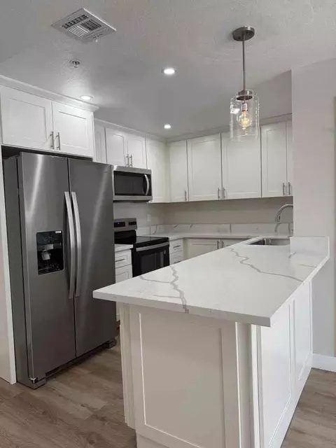 475 E Center St, Anaheim, CA 92805