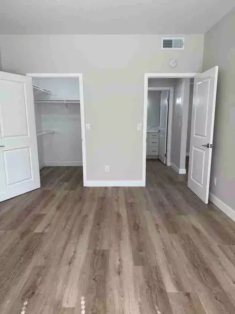 475 E Center St, Anaheim, CA 92805