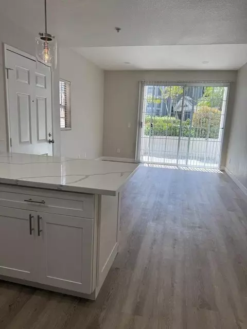 475 E Center St, Anaheim, CA 92805