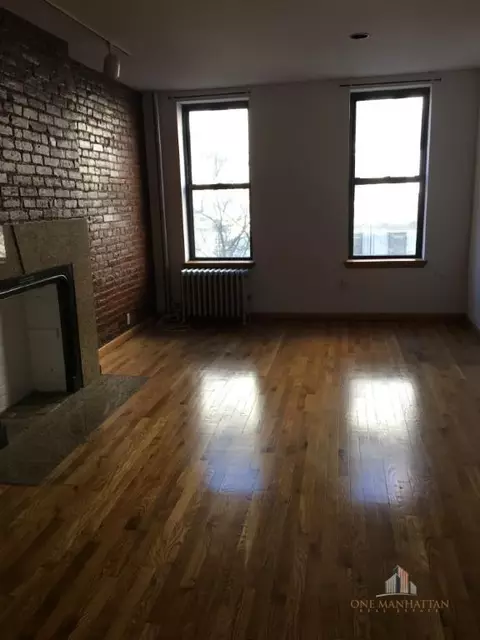 286 E 10th St, New York, NY 10009