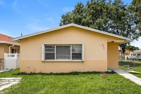 2218 Farragut St, Hollywood, FL 33020