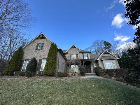3755 N Lakeshore Dr, Clemmons, NC 27012