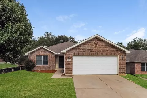8105 Colbi Ln, Fort Worth, TX 76120