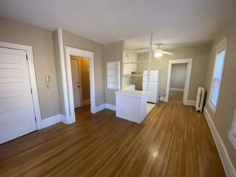 2006 20002002 Dupont Ave S #6, Minneapolis, MN 55405