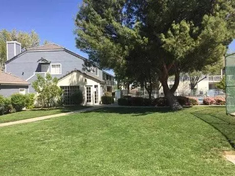 250 E Avenue R, Palmdale, CA 93550