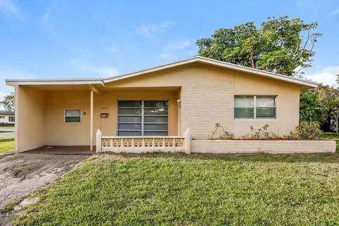 6885 NW 27th Ct, Sunrise, FL 33313