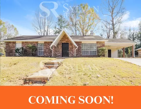 146 Elmwood Pl, Jackson, MS 39212