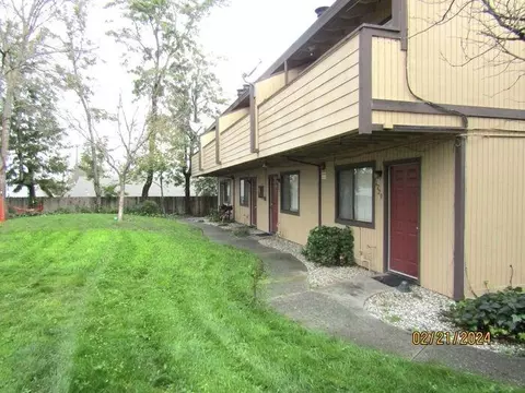 1733 W 3rd St #1733, Santa Rosa, CA 95401
