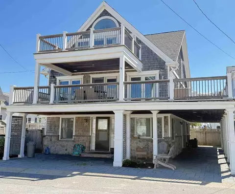 24 Buffalo Ave #UPPER, East Atlantic Beach, NY 11561