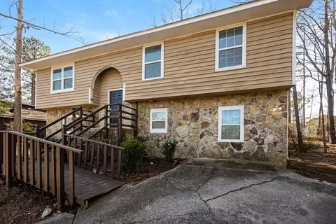 6985 Smoke Ridge Dr, Fairburn, GA 30213