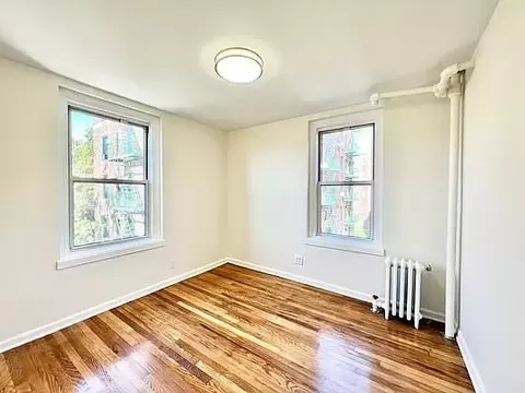 34-33 90th St #D62, Jackson Heights, NY 11372