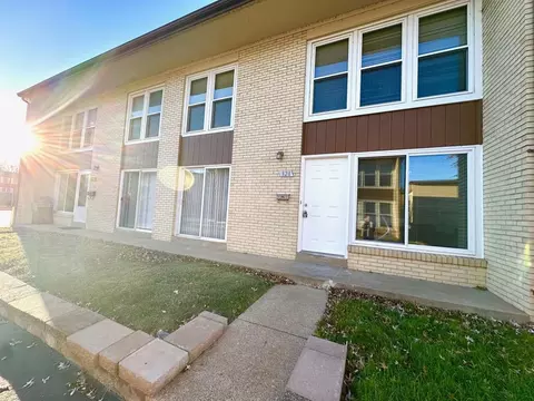 306 Forder Rd, Oakville, MO 63129
