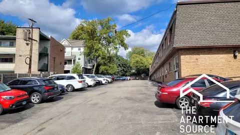 1039 College Ave #7W, Wheaton, IL 60187