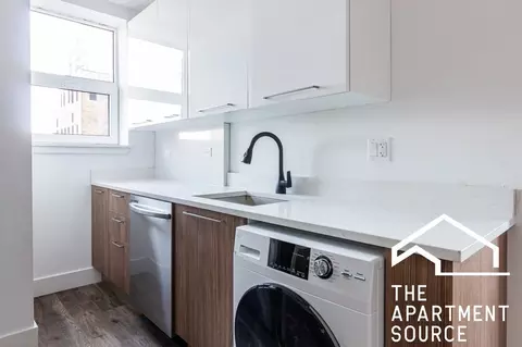 941 W Carmen Ave #708, Chicago, IL 60640