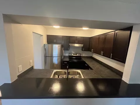 3000 70th Ln N, Saint Petersburg, FL 33710