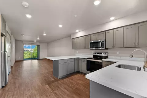 515 Telegraph Rd, Bellingham, WA 98226