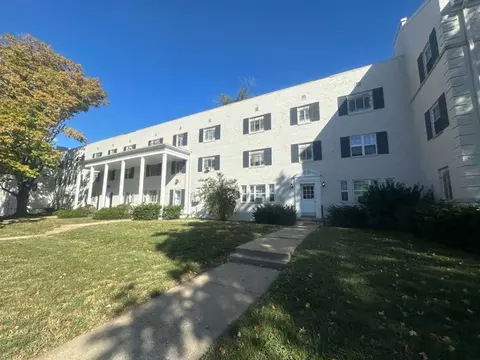 6401 Brookside Rd, Kansas City, MO 64113