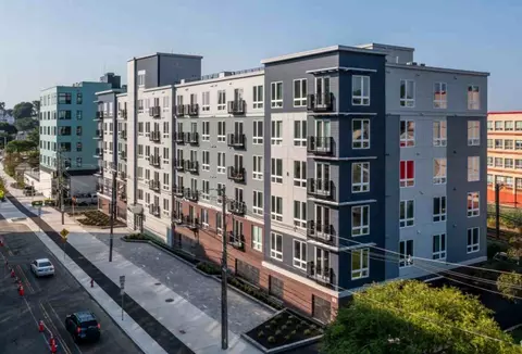 90 Ocean Ave, Revere, MA 02151