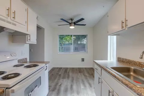 11555 SW 88th Ave, Tigard, OR 97223