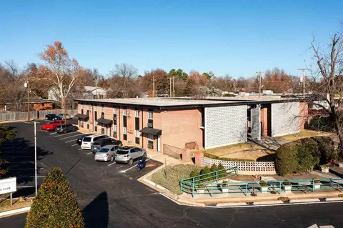 1325 W Lindsey St, Norman, OK 73069