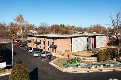 1325 W Lindsey St, Norman, OK 73069