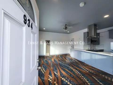 934 E Broadway, Long Beach, CA 90802