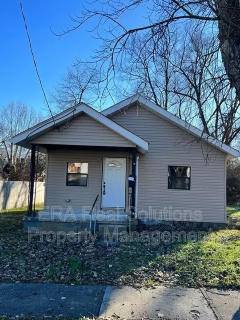 955 Steffen Ave, Lincoln Heights, OH 45215