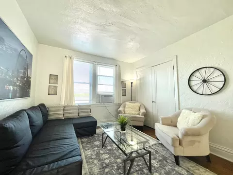 6653 Berthold Ave #3S, Saint Louis, MO 63139