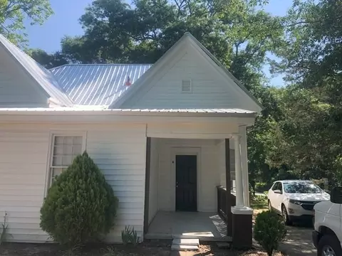 72 E New St #B, Winder, GA 30680