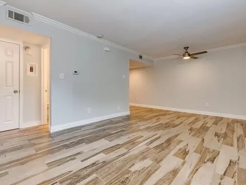 2124 Burton Dr #150, Austin, TX 78741