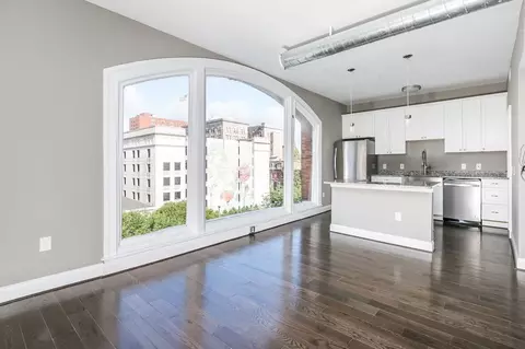 411 N Charles St #6A, Baltimore, MD 21201