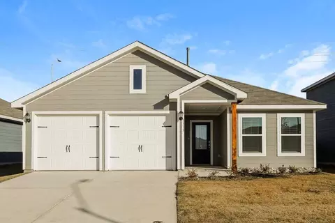 1313 Redpine Dr, Fort Worth, TX 76140