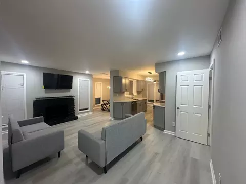9400 Roberts Dr, Atlanta, GA 30350