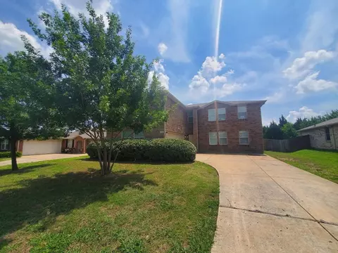 2512 Comstock Ln, Mesquite, TX 75181