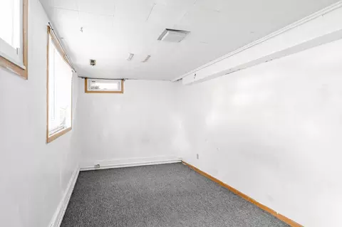 804 W 18th St, Cedar Falls, IA 50613