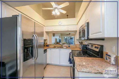 113 Wading Bird Cir #W204, Naples, FL 34110